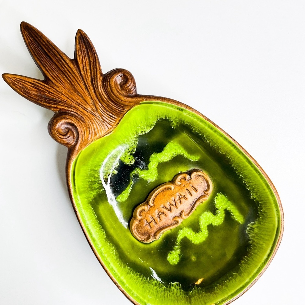 1969 Ceramic Glazed Pineapple Hawaiian Ashtray Avocado Green & Brown